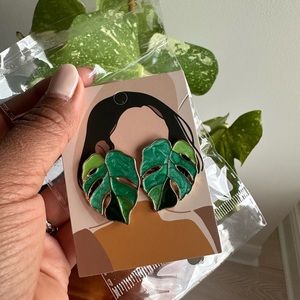 Monstera earrings